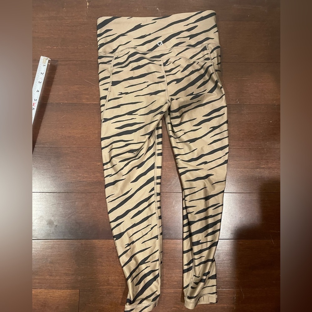 guc gap tan and Black Tiger Stripe Leggings s petite